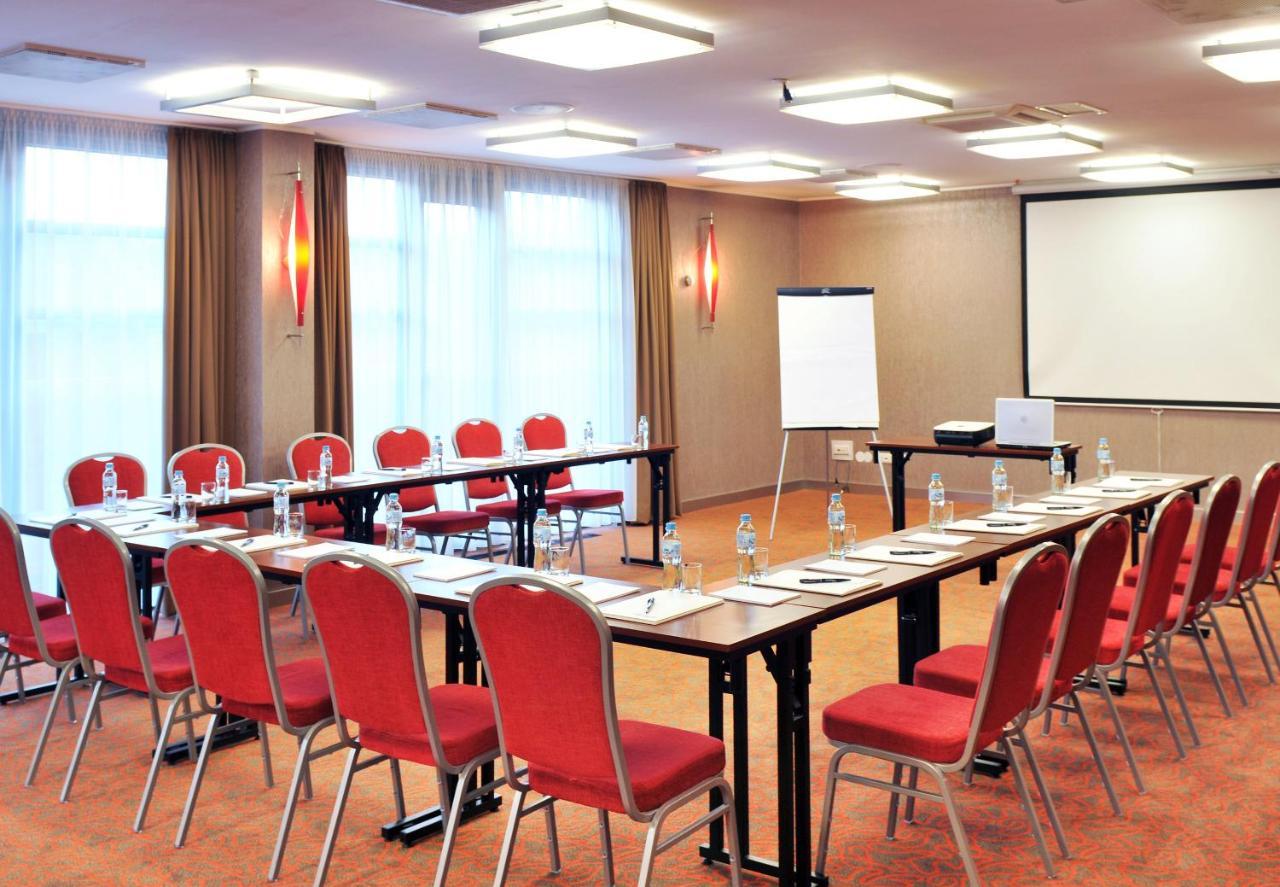 Centrum Wypoczynkowo-Konferencyjne Solaris Łazy Exterior foto