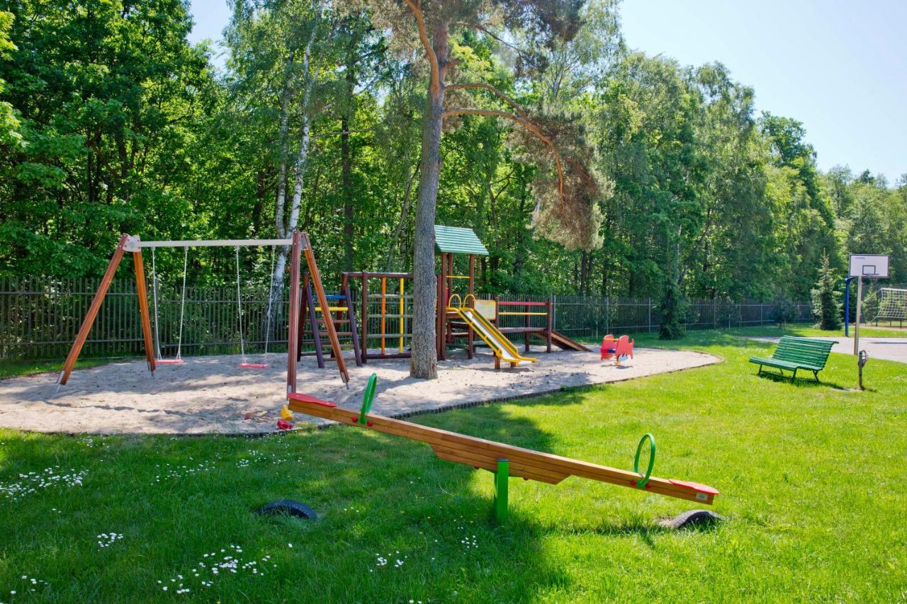 Centrum Wypoczynkowo-Konferencyjne Solaris Łazy Exterior foto